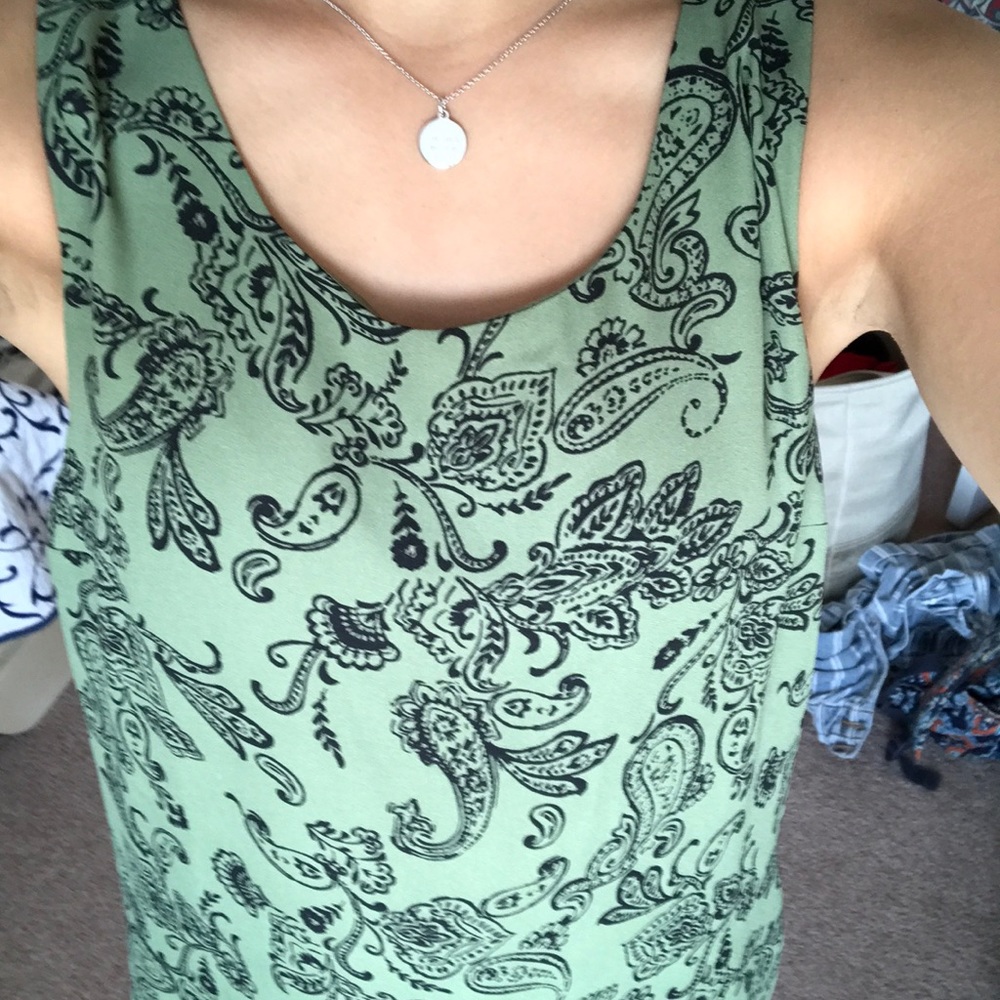 green dress